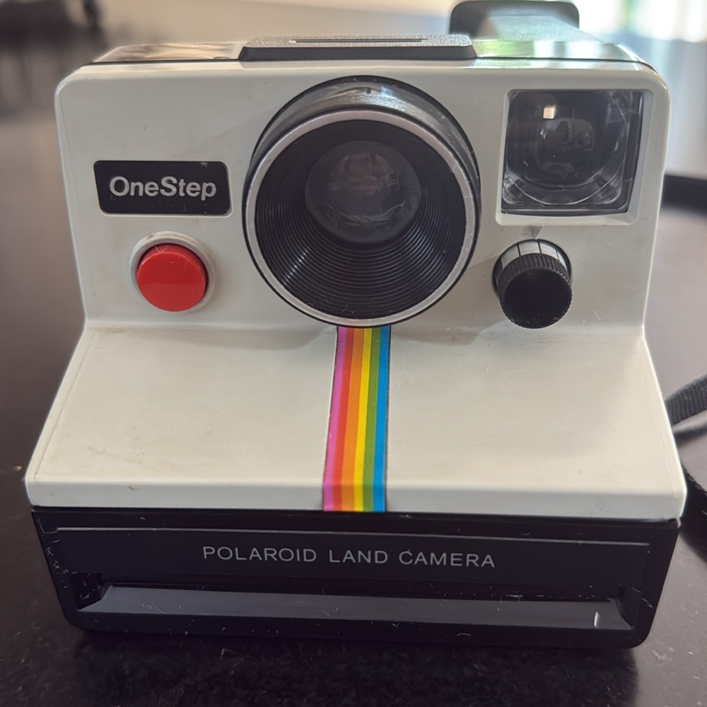 Polaroid OneStep Land Camera - White with Rainbow Stripe - Picture 2 of 9